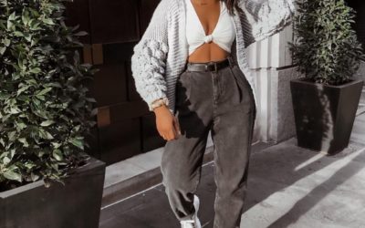 Street style – knitted cardigan, crop top and Vintage jeans